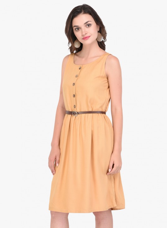 Sleeveless rayon shift dress with buttoned center placket