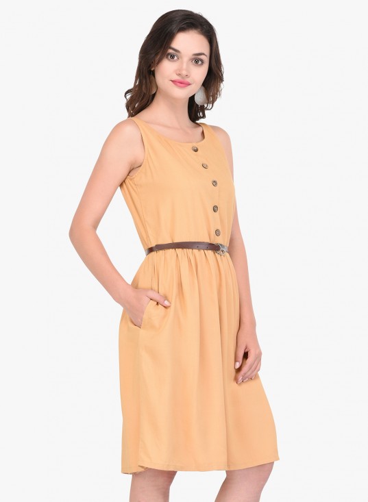 Sleeveless rayon shift dress with buttoned center placket